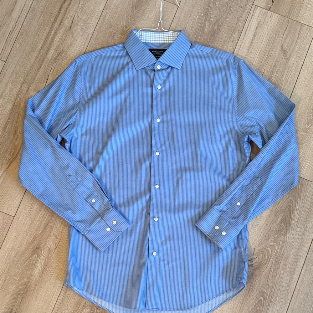 Nordstrom Men's classic Striped Blue Dress Shirt- No iron- sz 15.5